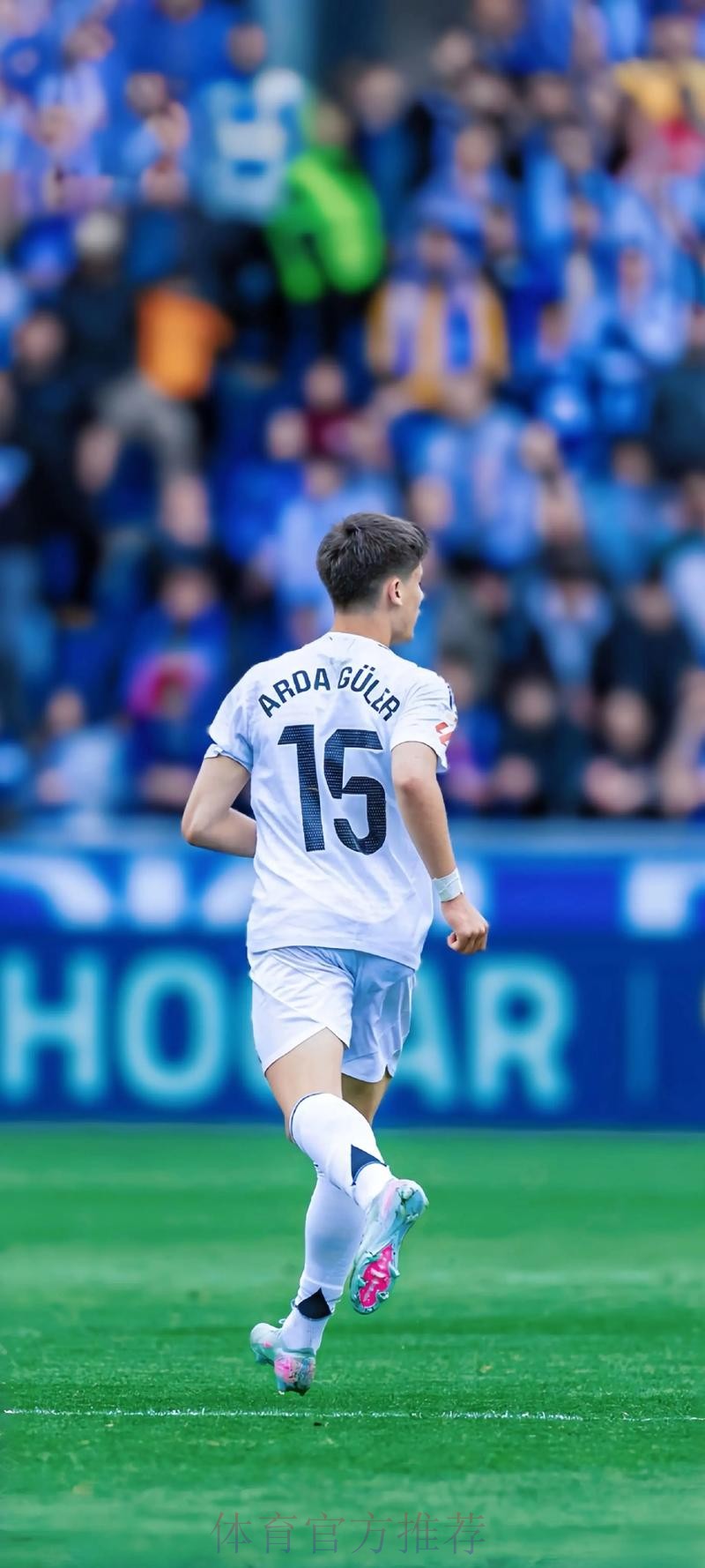 阿斯:阿拉巴作为中场出战过 是皇马中场应急选择 阿斯:阿拉巴作为中场出战过 是皇马中场应急选择